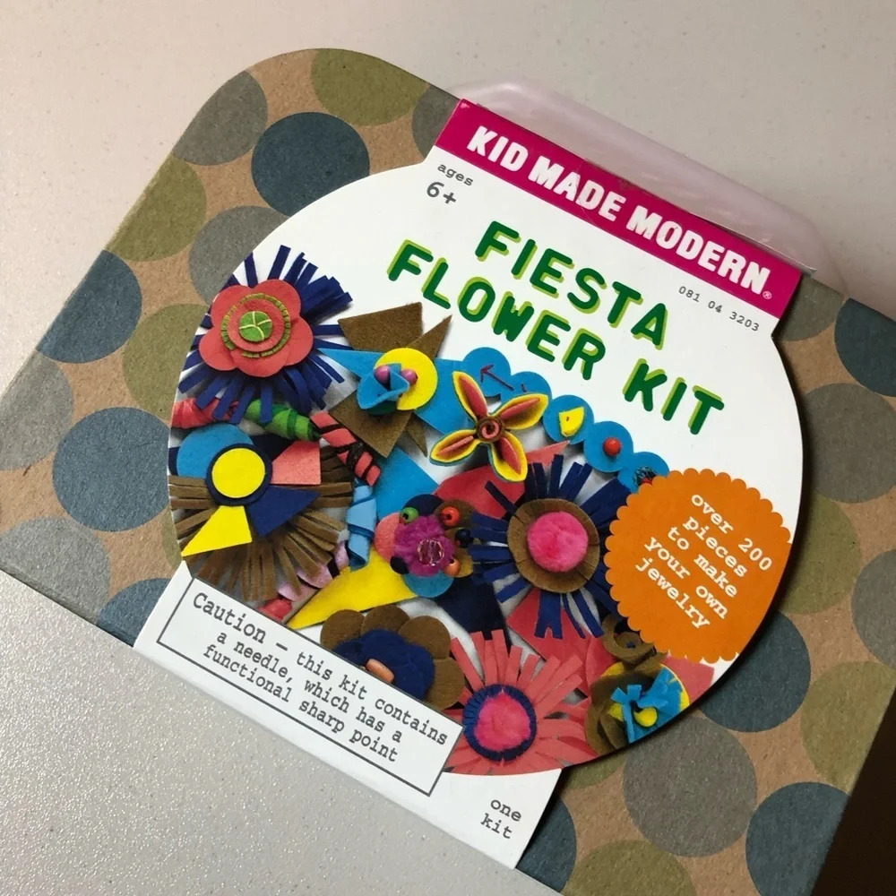 Kid Made Modern Fiesta Flower Kit NIB